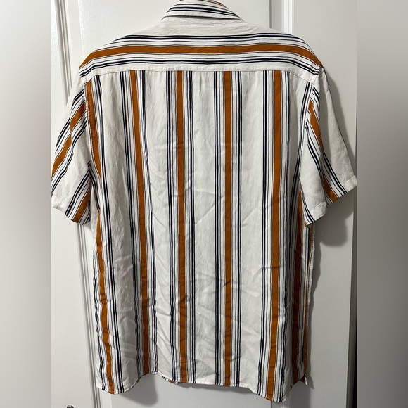 Men’s Relaxed Fit Large Short Sleeve Shirt. - Picture 4 of 4